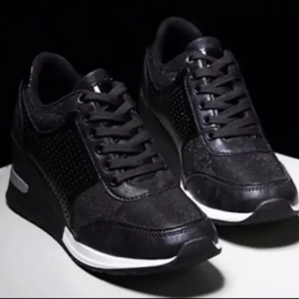 Black Women's Sneakers
